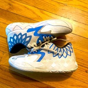 Kids basketball kicks